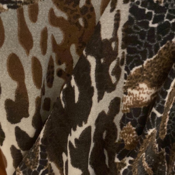 Vintage mini leopard 🐆 print skirt lovely little piece. Good for the fall. - Picture 2 of 5